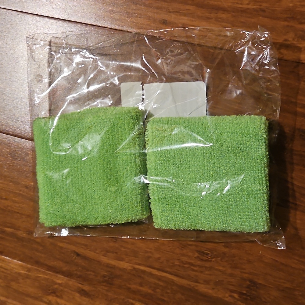 Sports wrist bands - green